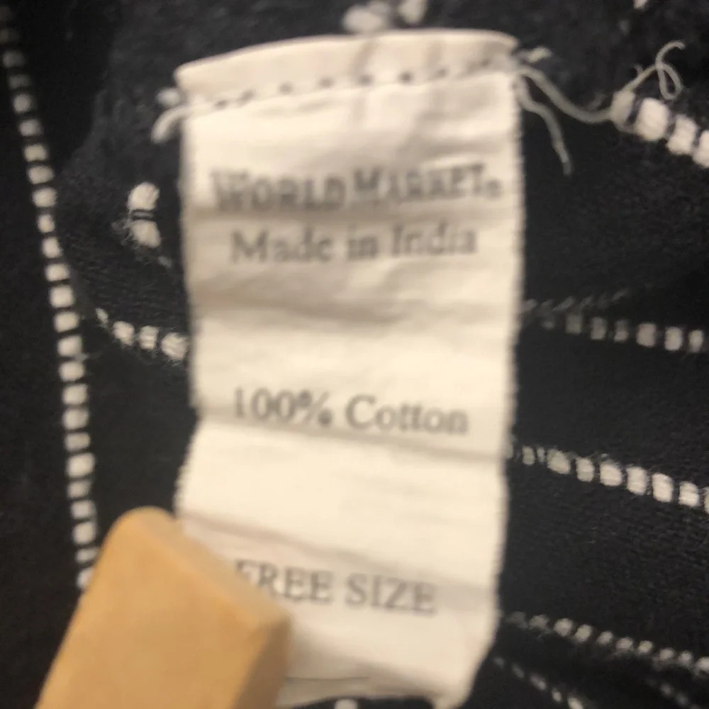 World Market Women’s B&W Striped Cotton Popover Top - Picture 8 of 8